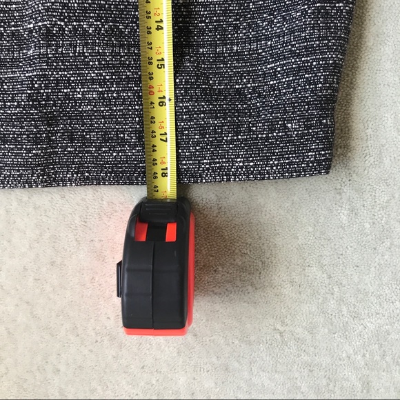 Classic H&M Skirt - Picture 3 of 5